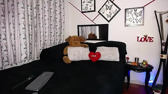 Snapshot of Violetta_afrodit chatting on October 21, 2025, 12:44 am Violetta afrodit online show from October 21, 2025, 12:44 am