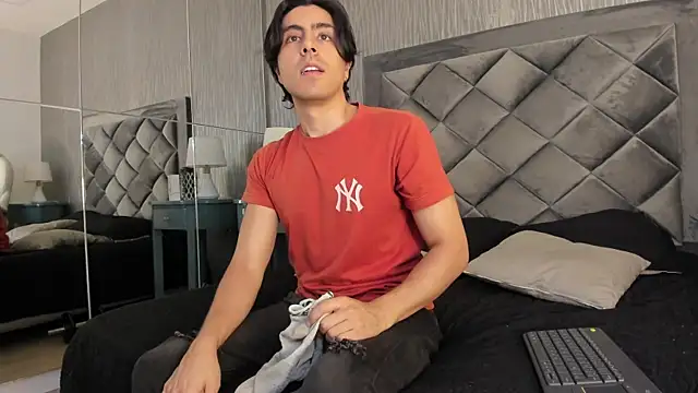 Snapshot of dylan_cross_ chatting on September 25, 2025, 11:25 am dylan cross online show from September 25, 2025, 11:25 am