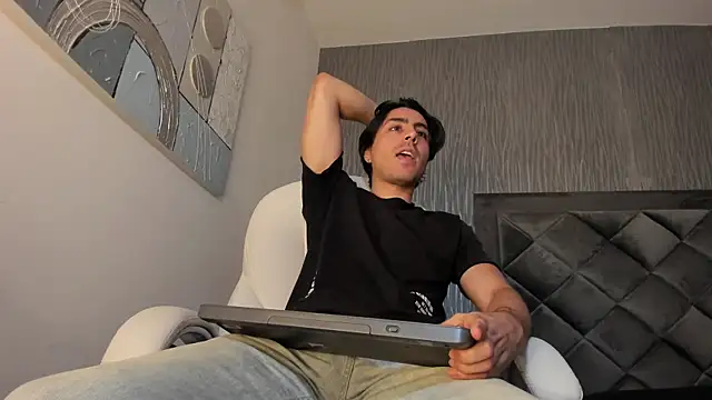 Snapshot of dylan_cross_ chatting on September 26, 2025, 11:14 am dylan cross online show from September 26, 2025, 11:14 am