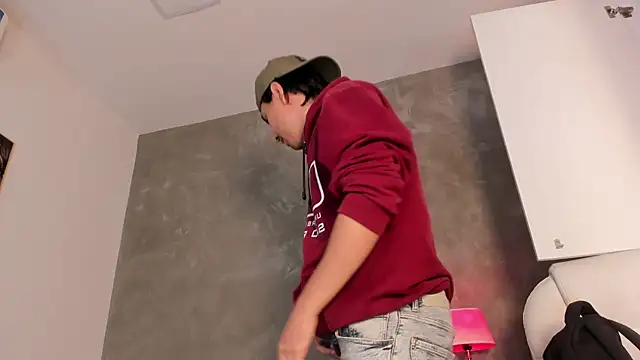 Snapshot of dylan_cross_ chatting on January 9, 2026, 11:24 am dylan cross online show from January 9, 2026, 11:24 am