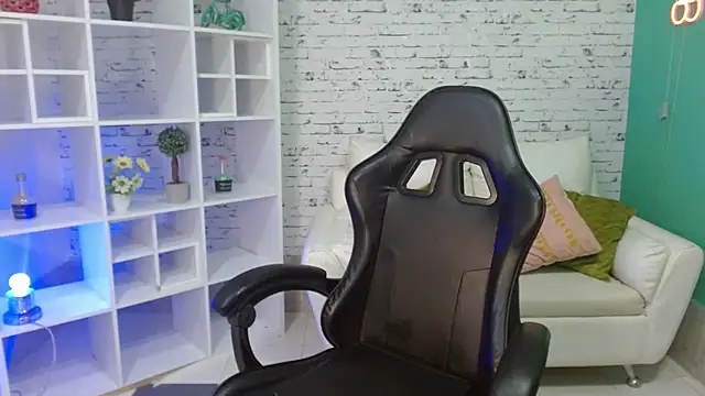 loaizalust online show from October 12, 2025, 12:15 pm