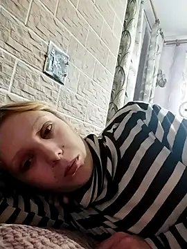 Snapshot of Ponka2011 chatting on October 13, 2025, 5:29 am Ponka2011 online show from October 13, 2025, 5:29 am