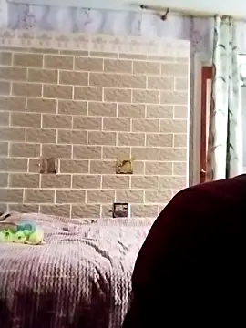 Snapshot of Ponka2011 chatting on November 3, 2025, 6:25 am Ponka2011 online show from November 3, 2025, 6:25 am