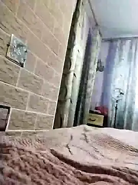 Snapshot of Ponka2011 chatting on November 5, 2025, 6:24 am Ponka2011 online show from November 5, 2025, 6:24 am