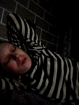 Snapshot of Ponka2011 chatting on November 9, 2025, 1:04 am Ponka2011 online show from November 9, 2025, 1:04 am