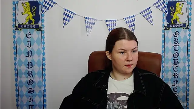 AveryMiss online show from September 23, 2025, 8:39 am