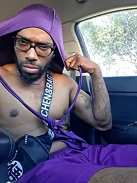 214KingLonggg online show from March 12, 2026, 9:54 pm