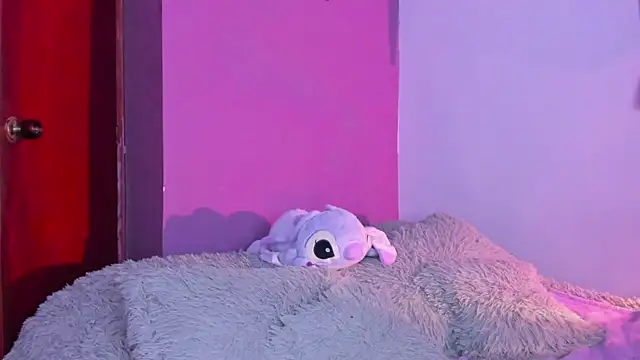 Snapshot of MegannP chatting on October 29, 2025, 10:44 pm MegannP online show from October 29, 2025, 10:44 pm