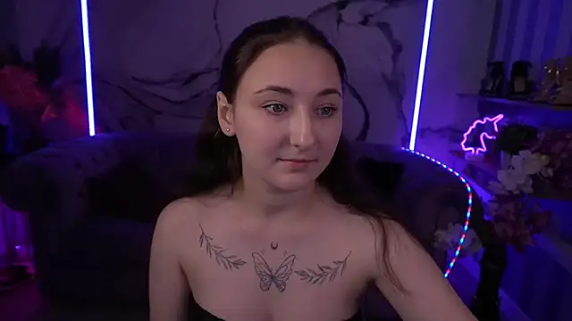 Snapshot of SashaDuvalle chatting on September 29, 2025, 2:11 pm SashaDuvalle online show from September 29, 2025, 2:11 pm