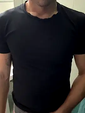 Snapshot of giovan2020 chatting on October 29, 2025, 1:46 pm giovan2020 online show from October 29, 2025, 1:46 pm