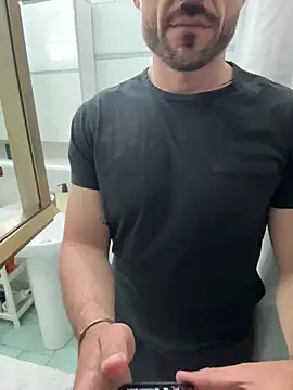 giovan2020 online show from May 18, 2026, 8:47 pm