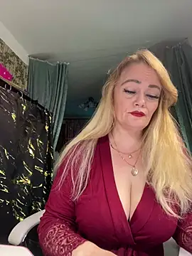 Sweet-blonde online show from May 5, 2026, 7:11 pm