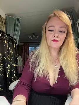 Sweet-blonde online show from May 11, 2026, 6:27 pm