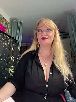 Sweet-blonde online show from June 14, 2026, 10:12 pm