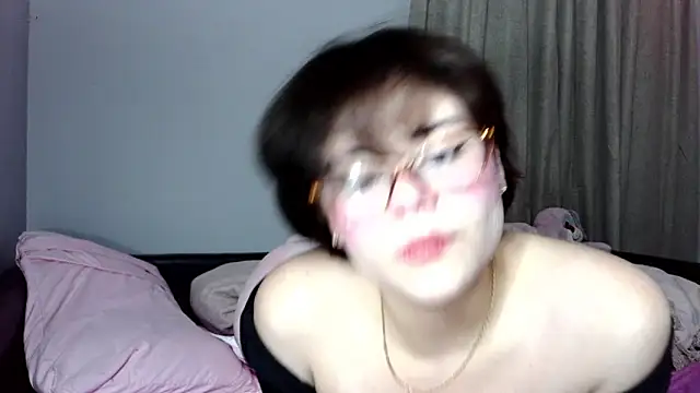 Snapshot of LunaMilav chatting on September 23, 2025, 3:20 am LunaMilav online show from September 23, 2025, 3:20 am