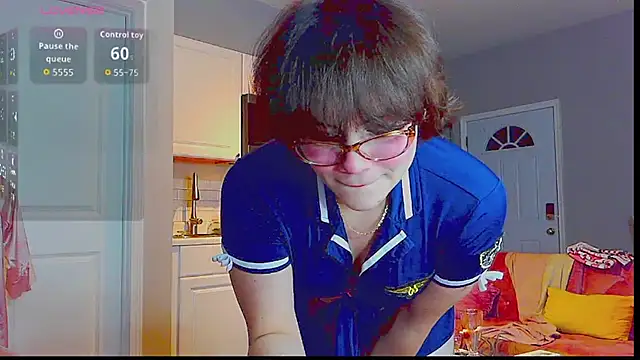 Snapshot of LunaMilav chatting on October 2, 2025, 3:13 am LunaMilav online show from October 2, 2025, 3:13 am