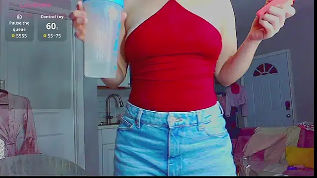 Snapshot of LunaMilav chatting on October 5, 2025, 1:48 am LunaMilav online show from October 5, 2025, 1:48 am