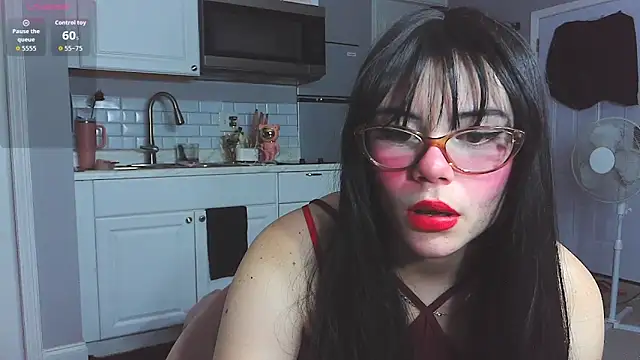 Snapshot of LunaMilav chatting on October 16, 2025, 11:39 pm LunaMilav online show from October 16, 2025, 11:39 pm