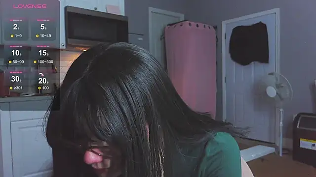 Snapshot of LunaMilav chatting on October 18, 2025, 11:16 pm LunaMilav online show from October 18, 2025, 11:16 pm