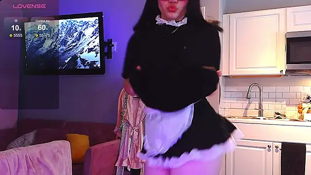 Snapshot of LunaMilav chatting on October 31, 2025, 12:22 am LunaMilav online show from October 31, 2025, 12:22 am