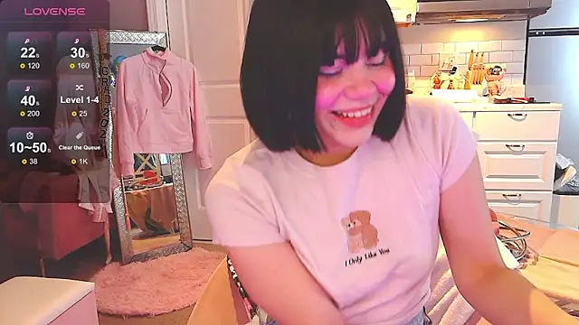 Snapshot of LunaMilav chatting on November 10, 2025, 2:54 am LunaMilav online show from November 10, 2025, 2:54 am