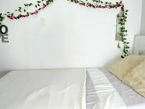 Snapshot of michell_anyeli chatting on September 25, 2025, 11:30 pm michell anyeli online show from September 25, 2025, 11:30 pm