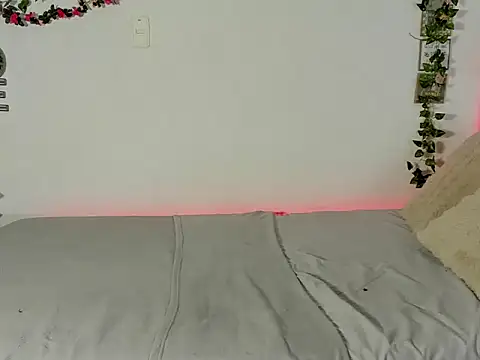 Snapshot of michell_anyeli chatting on October 25, 2025, 10:59 pm michell anyeli online show from October 25, 2025, 10:59 pm