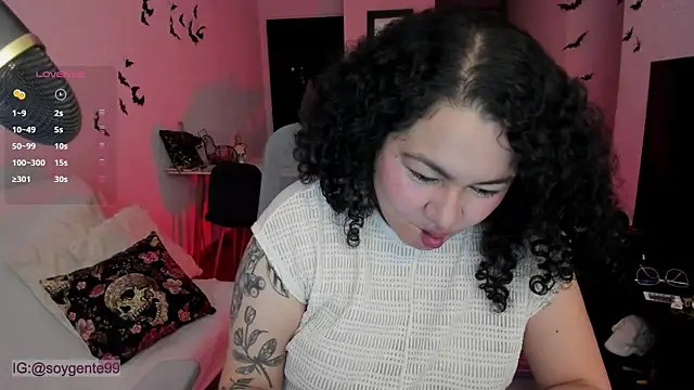 Snapshot of Chubby_Licius chatting on October 24, 2025, 12:30 am Chubby Licius online show from October 24, 2025, 12:30 am