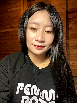 violet-00 online show from November 23, 2025, 1:38 am