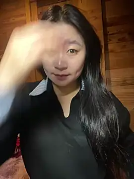 violet-00 online show from February 16, 2026, 1:57 am