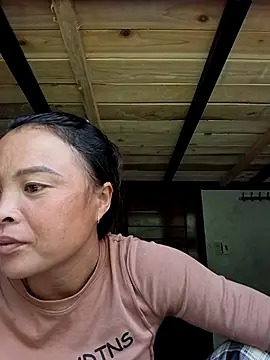 Snapshot of xuxulovezz chatting on October 28, 2025, 4:49 am xuxulovezz online show from October 28, 2025, 4:49 am