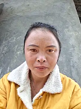 Snapshot of xuxulovezz chatting on November 7, 2025, 12:54 am xuxulovezz online show from November 7, 2025, 12:54 am