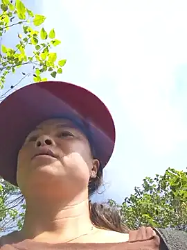 xuxulovezz online show from November 15, 2025, 3:04 am