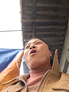 Snapshot of xuxulovezz chatting on February 20, 2026, 7:32 am xuxulovezz online show from February 20, 2026, 7:32 am