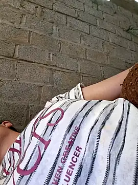 Snapshot of xuxulovezz chatting on March 1, 2026, 5:20 am xuxulovezz online show from March 1, 2026, 5:20 am