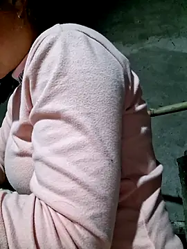 Snapshot of xuxulovezz chatting on March 8, 2026, 1:36 am xuxulovezz online show from March 8, 2026, 1:36 am