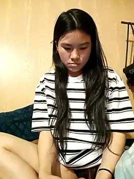 Snapshot of Suny_babyy chatting on April 2, 2026, 1:53 pm Suny babyy online show from April 2, 2026, 1:53 pm