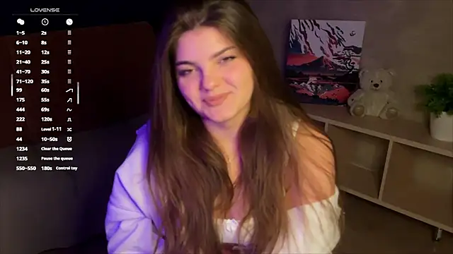 Snapshot of StephanieeMiller chatting on October 4, 2025, 1:36 am StephanieeMiller online show from October 4, 2025, 1:36 am