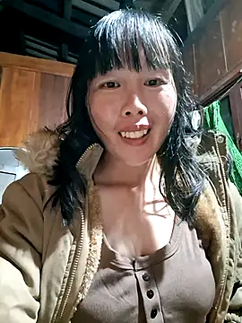 Snapshot of helenzz chatting on September 29, 2025, 12:32 pm helenzz online show from September 29, 2025, 12:32 pm