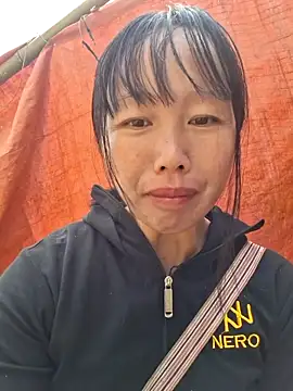 Snapshot of helenzz chatting on October 9, 2025, 2:09 am helenzz online show from October 9, 2025, 2:09 am