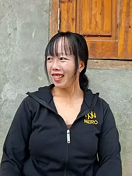 Snapshot of helenzz chatting on October 11, 2025, 1:05 am helenzz online show from October 11, 2025, 1:05 am