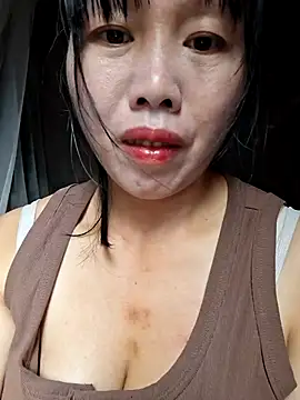 Snapshot of helenzz chatting on October 28, 2025, 12:47 am helenzz online show from October 28, 2025, 12:47 am