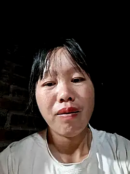 Snapshot of helenzz chatting on October 31, 2025, 9:49 pm helenzz online show from October 31, 2025, 9:49 pm