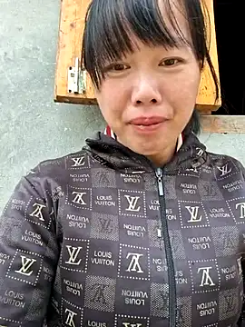 Snapshot of helenzz chatting on November 7, 2025, 1:27 am helenzz online show from November 7, 2025, 1:27 am