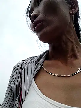 Snapshot of abigail-00 chatting on October 21, 2025, 12:22 am abigail-00 online show from October 21, 2025, 12:22 am