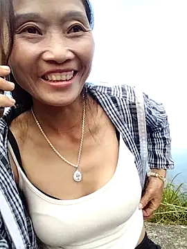 Snapshot of abigail-00 chatting on November 4, 2025, 8:02 am abigail-00 online show from November 4, 2025, 8:02 am