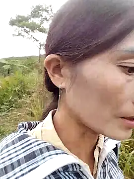 Snapshot of abigail-00 chatting on November 7, 2025, 12:32 am abigail-00 online show from November 7, 2025, 12:32 am