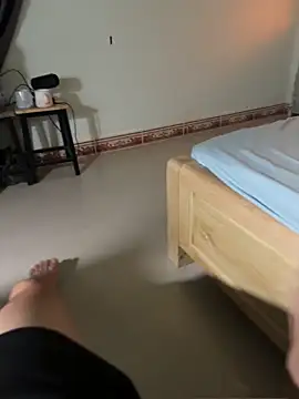 Snapshot of Helen-Tran chatting on October 10, 2025, 5:28 am Helen-Tran online show from October 10, 2025, 5:28 am