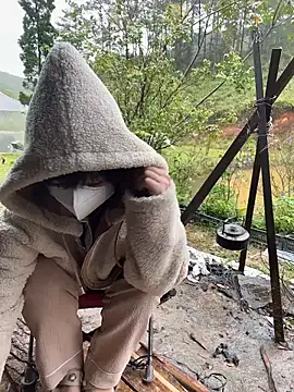 Snapshot of Helen-Tran chatting on October 30, 2025, 2:13 am Helen-Tran online show from October 30, 2025, 2:13 am