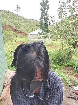 Snapshot of Helen-Tran chatting on November 18, 2025, 2:06 am Helen-Tran online show from November 18, 2025, 2:06 am